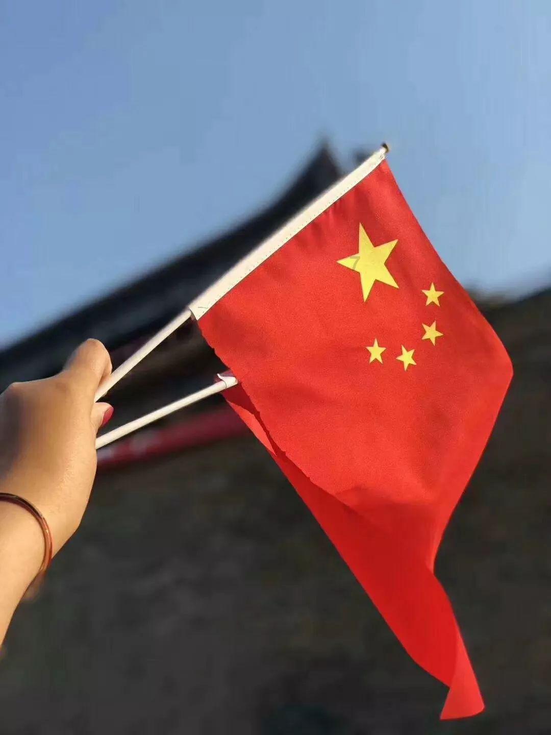 媒体人：不能自助甭指望天助！踢成这样还能好意思去淘汰赛受虐？
